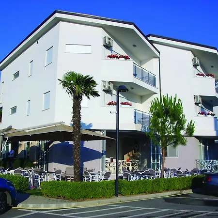 Hotel Primavera 4*